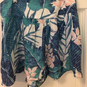 AE TROPCIAL FLOWY SHORTS XS